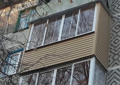 Остекление и отделка балкона